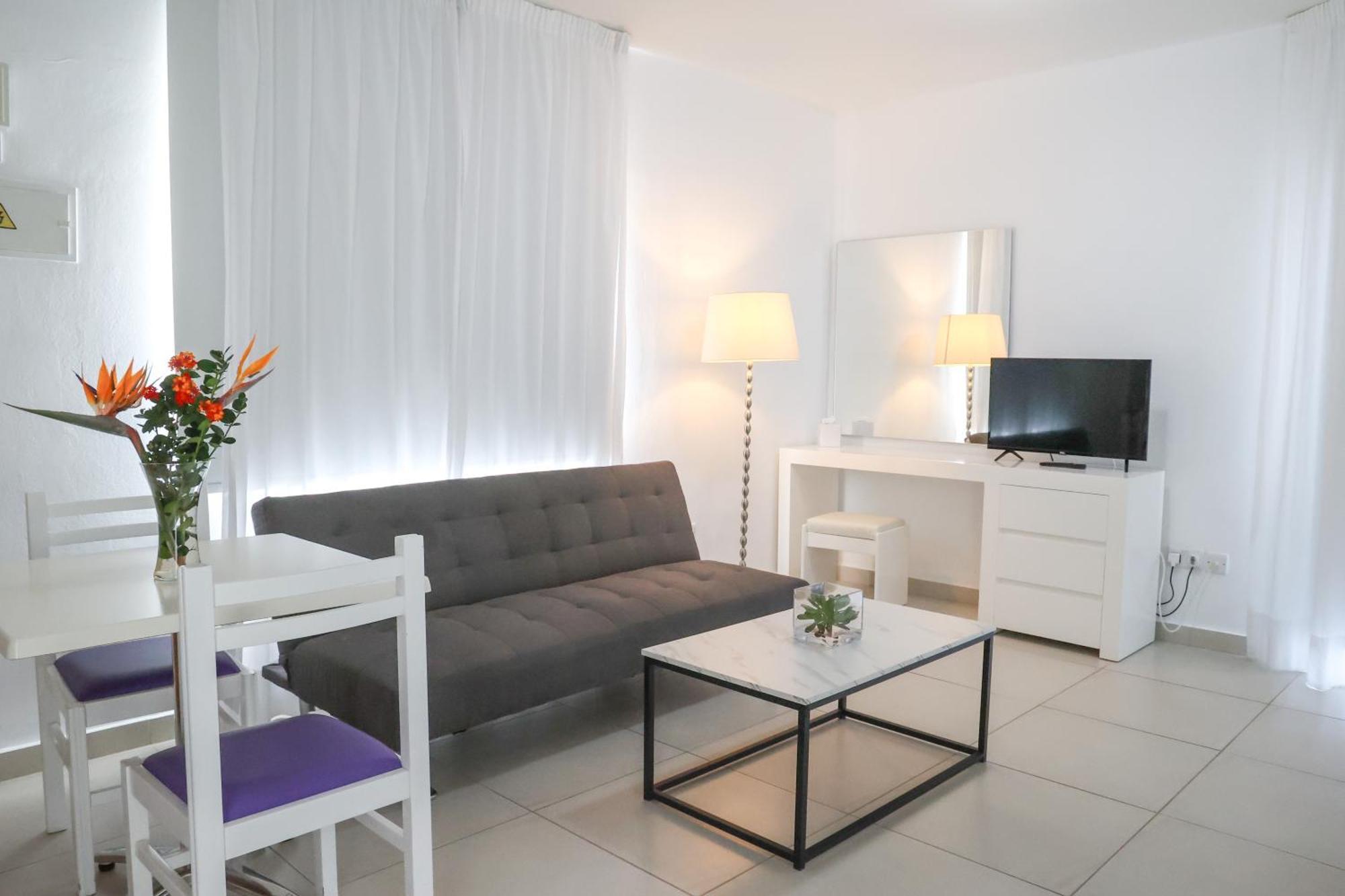 Alva Hotel Apartments プロタラス エクステリア 写真