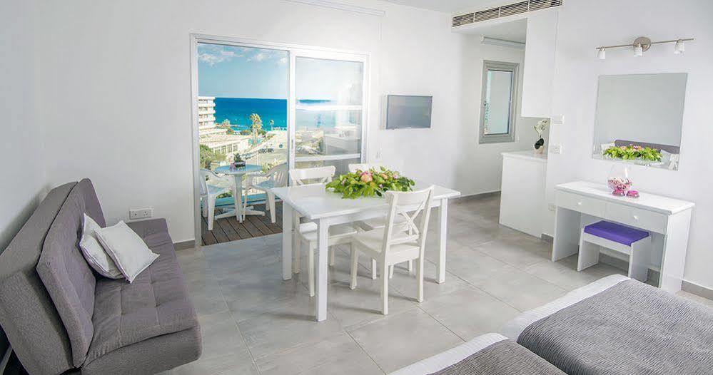 Alva Hotel Apartments プロタラス エクステリア 写真