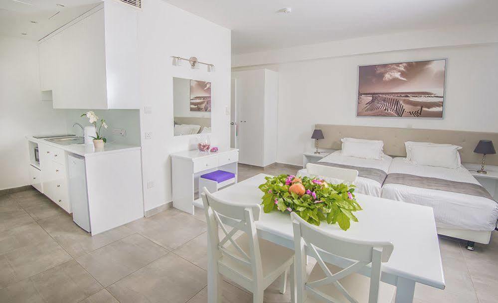 Alva Hotel Apartments プロタラス エクステリア 写真